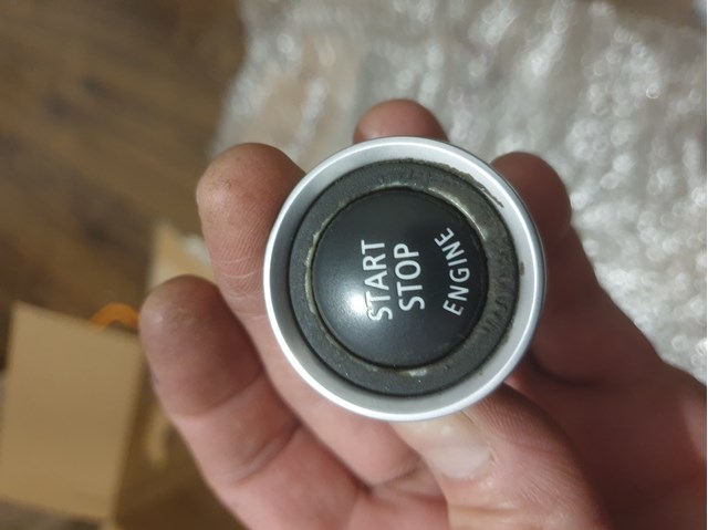 Кнопка запуску двигуна 9154945 BMW