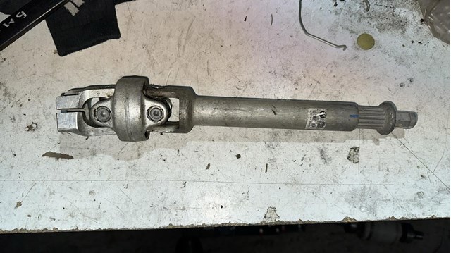 Карданчик вала рульової колонки, нижній 32306859833 BMW
