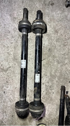 Піввісь задня, ліва 33208064997 BMW