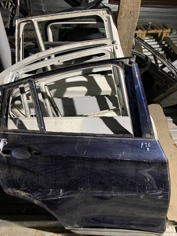 Двері пасажирські задні праві 41007364792 BMW