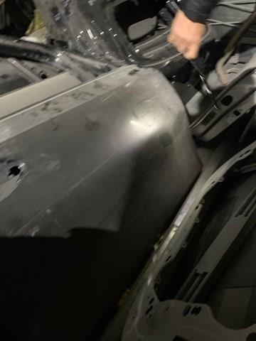 Пасажирські передні двері 41007408962 BMW