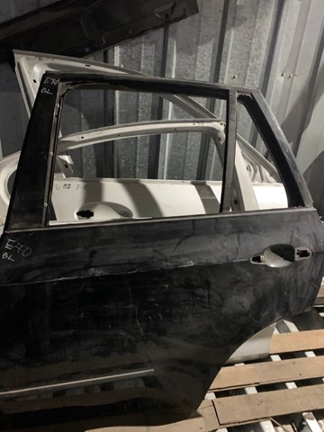 Двері пасажирськи задні ліві 41527261481 BMW