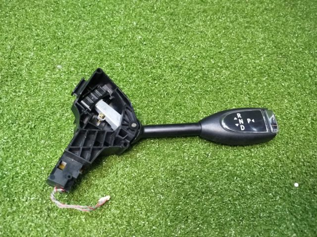 Перемикачі 100847100A TESLA