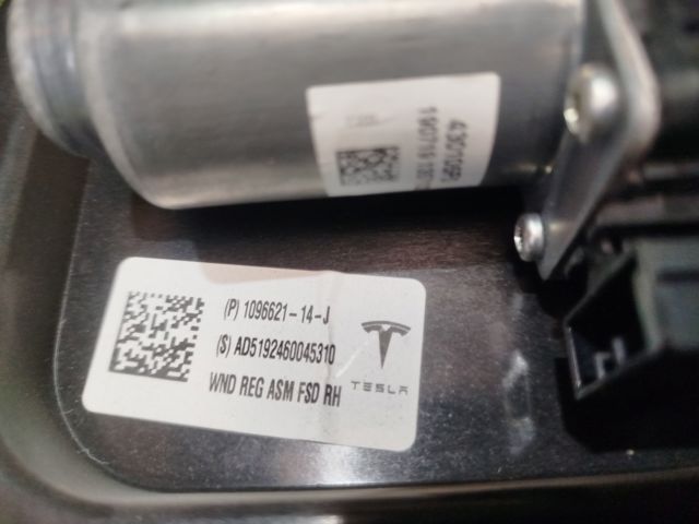 Механізм склопідіймача дверей передніх, правих 109662114J TESLA