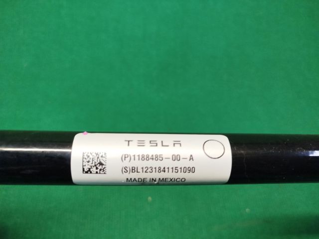 Задній стабілізатор  Tesla Model Y
