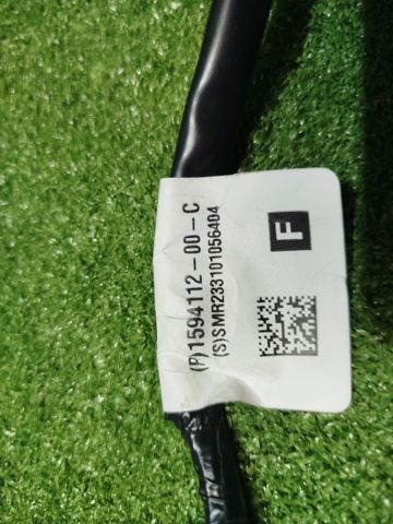 Праве дзеркало заднього виду Tesla Model Y