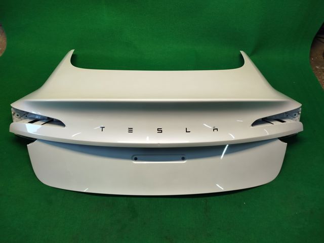 Кришка багажника кузова 1714928E0B TESLA