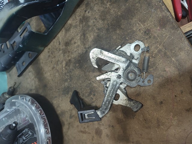 Замок кришки капота 9671596180 PEUGEOT