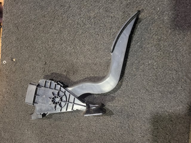 Педаль акселератора CC3041600 MAZDA