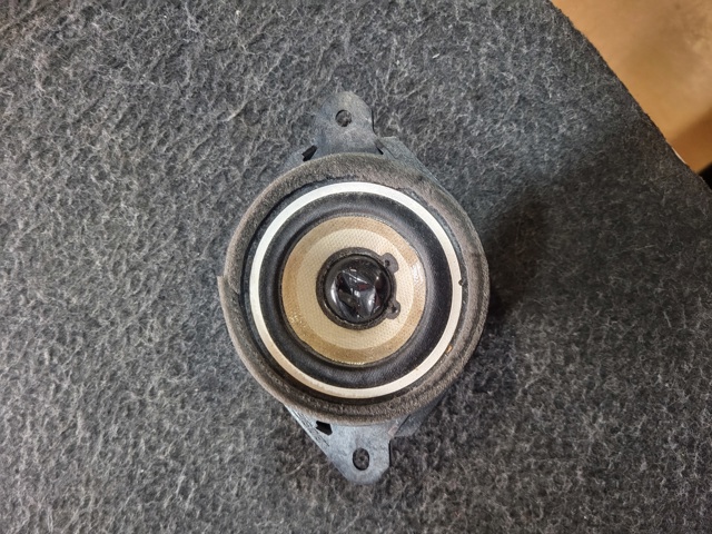 Динамік задньої полиці GHT666960 MAZDA