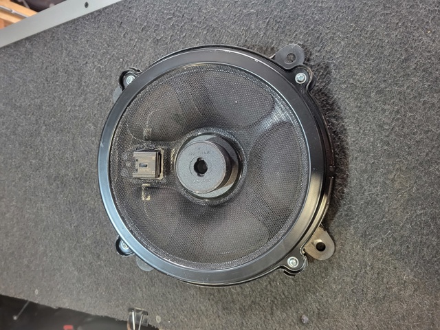 Динамік передньої двері KD4566A60 BOSE