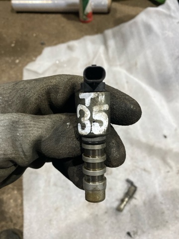 Клапан електромагнітний положення розподільного Ауді Ку 3