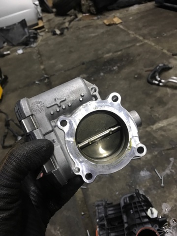 Заслінка повітряна 06K133062AK VAG