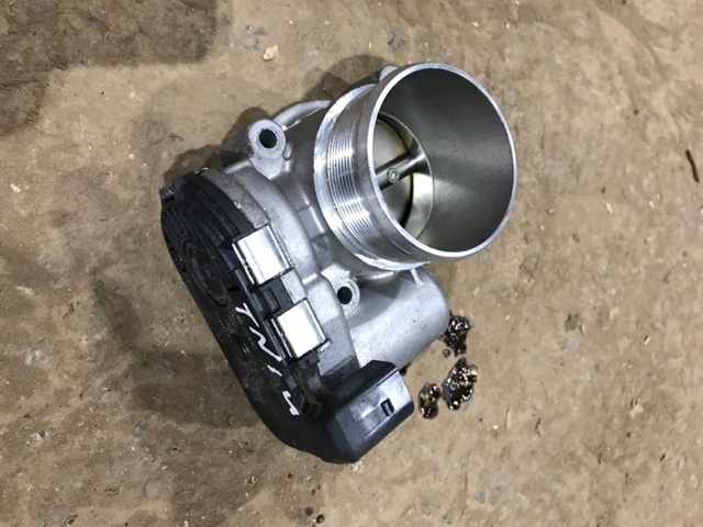 Заслінка повітряна 06K133062J VAG