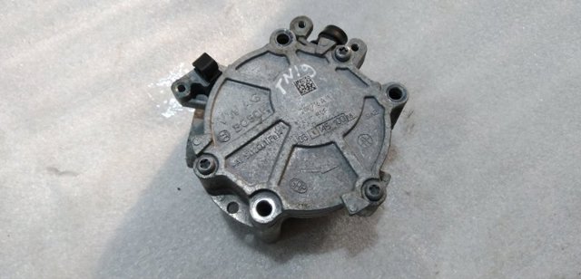 Насос вакуумний 06K145100AB VAG