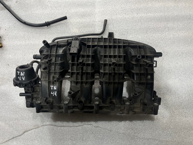 Колектор впускний 06L133201BB VAG