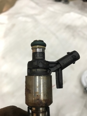 Форсунка паливна 06L906036AD VAG