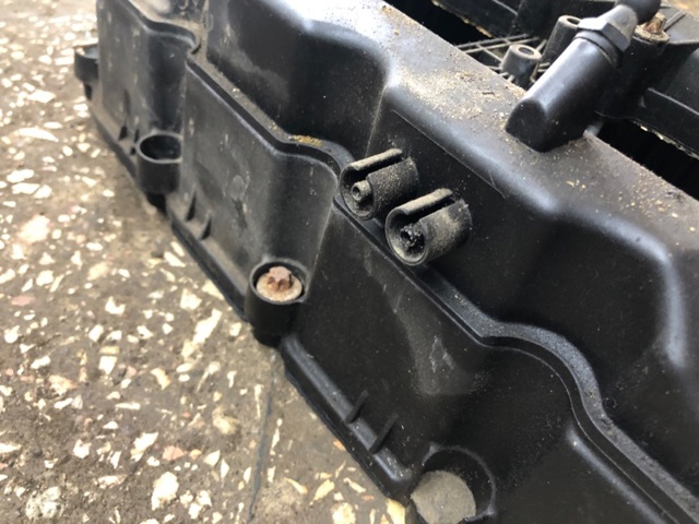 Кришка клапанів 11127570292 BMW