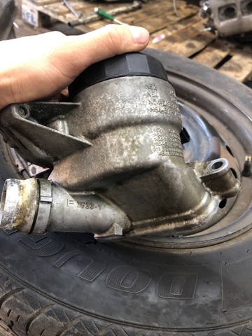 Корпус масляного фільтра 11428683206 BMW