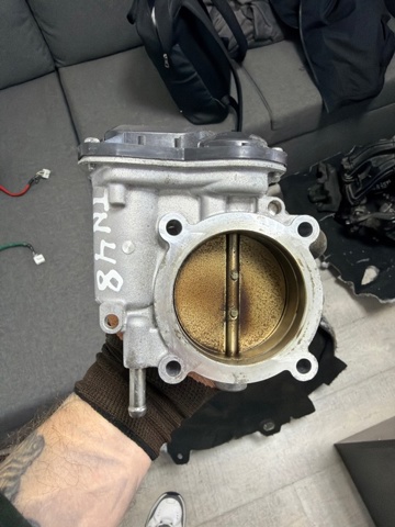 Дросільна заслінка в зборі 16112AA520 SUBARU