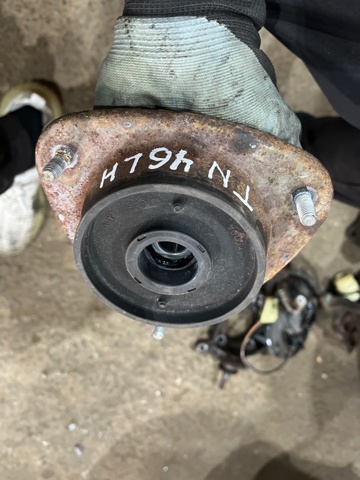 Подушка амортизатора переднього 20320AL00A SUBARU