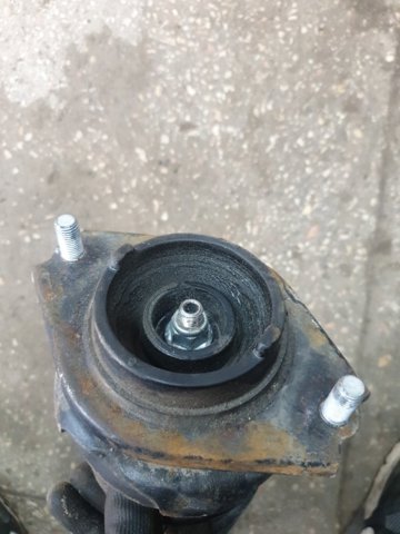 Опора стійки амортизатора заднього 20370YC002 SUBARU