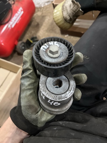 Натягувач приводного ременя 23769AA05A SUBARU