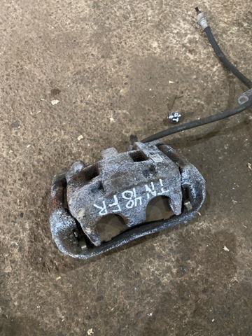 Супорт гальмівний, передній, правий 26292AN00D SUBARU