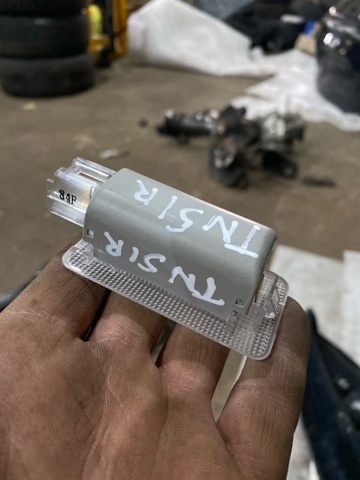 Плафон підсвітки багажного відсіку 26490ED000 NISSAN