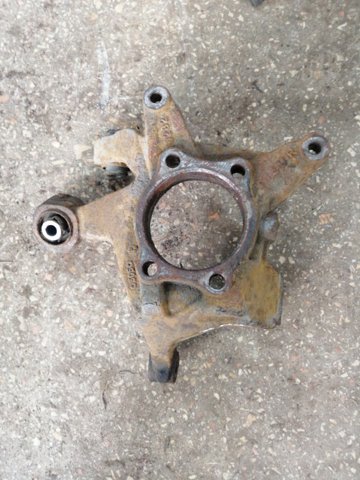 Цапфа поворотна права 28411AJ00A SUBARU