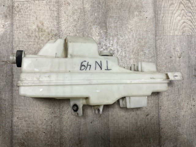 Водяний бачок омивача скла 31349388 VOLVO
