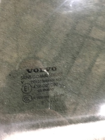 Скло задніх дверей, лівих 31371002 VOLVO