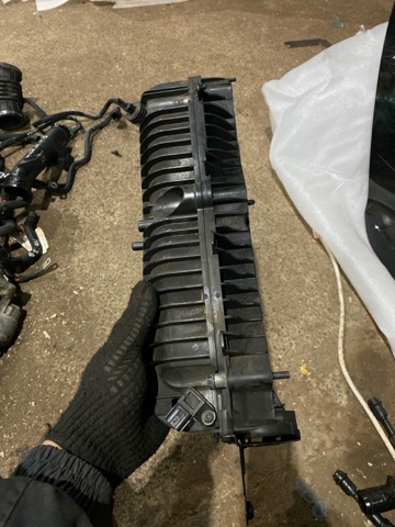 Колектор впускний 31431777 VOLVO