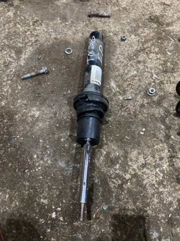 Амортизатори передні 31451830 VOLVO