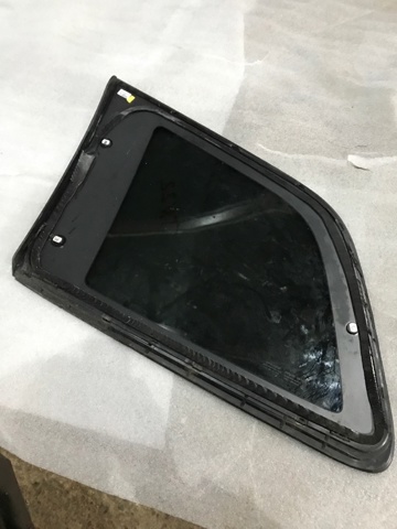 Стукло багажника, праве 31468147 VOLVO
