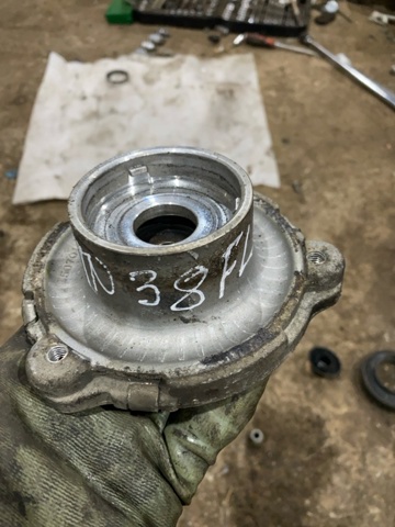 Подушка амортизатора переднього 31476048 VOLVO