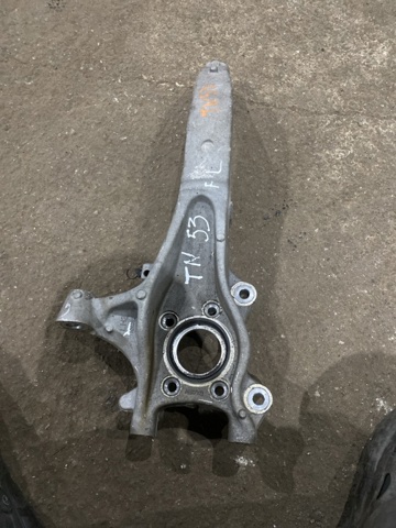 Кулак поворотний передній лівий 31476878 VOLVO
