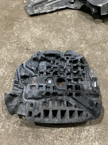 Кришка двигуна декоративна 31657647 VOLVO