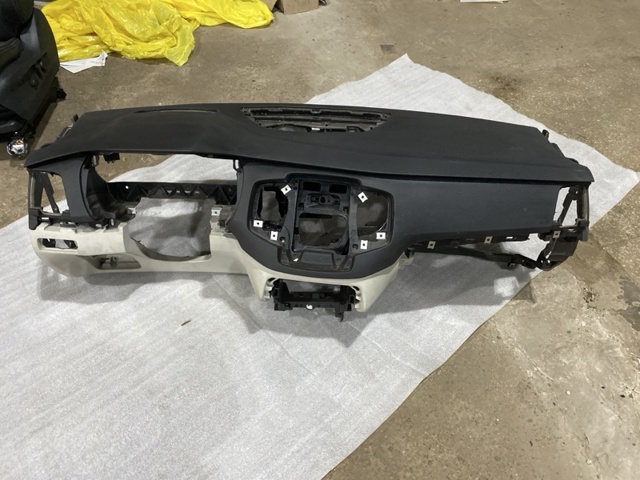 Торпеда приладова панель 31688115 VOLVO