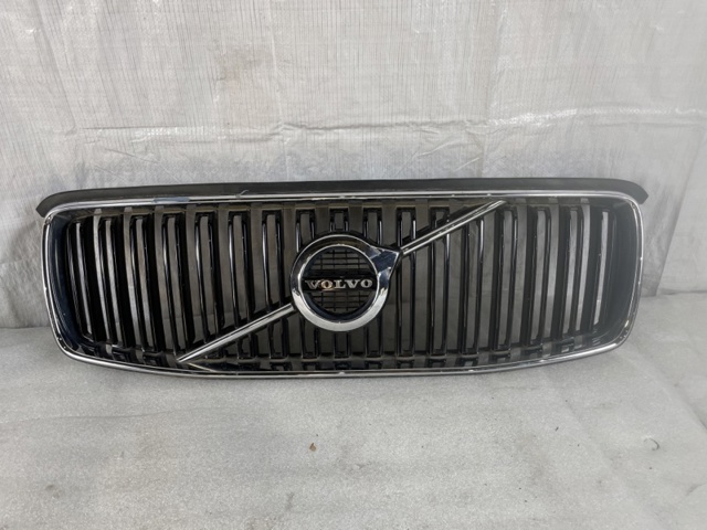 Облицювання радіатора 32228108 VOLVO
