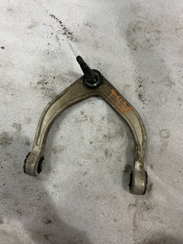 Важіль передньої підвіски верхній, лівий 32395242 VOLVO