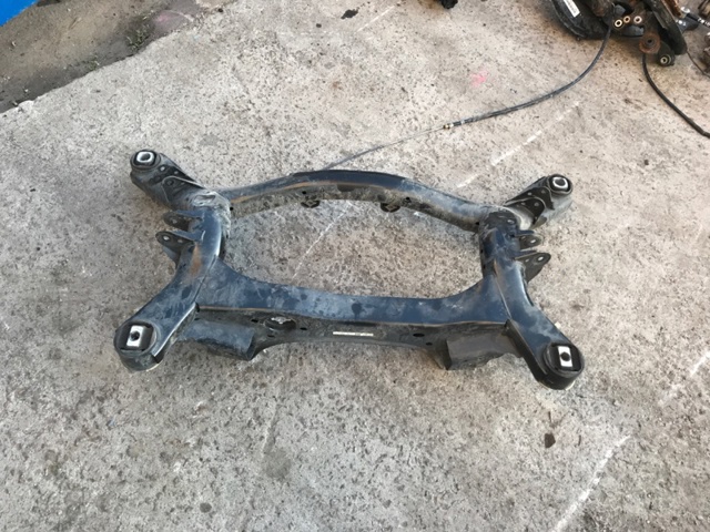 Підрамник задній 33316792506 BMW