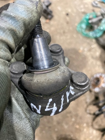 Кульова опора, нижня, права 3C0407366B VAG