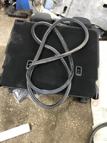 Прокладка кришки багажника 3CN827705E5AP VAG