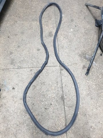 Прокладка дверей задніх, лівих (на кузові) 3CN867913C5AP VAG