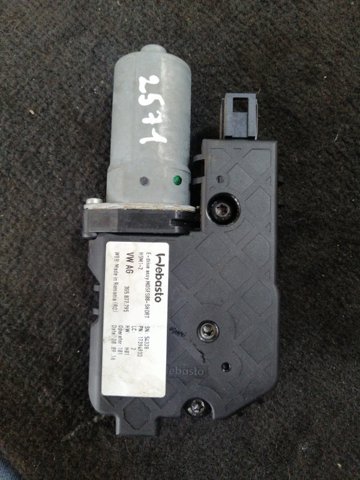 Двигун приводу люка 3G5877795 VAG