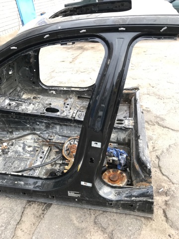 Отвір передніх лівих дверей 41007298175 BMW