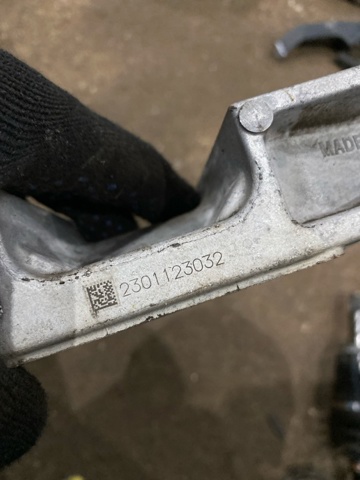 Траверса заднього редуктора, передня 41310AG040 SUBARU