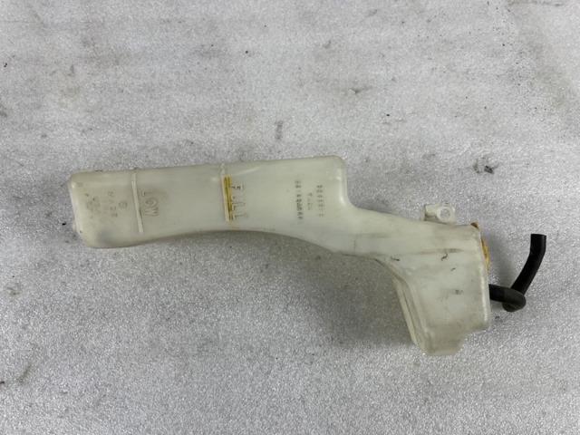 Бачок системи охолодження двигуна розширювальний 45150AG00A SUBARU