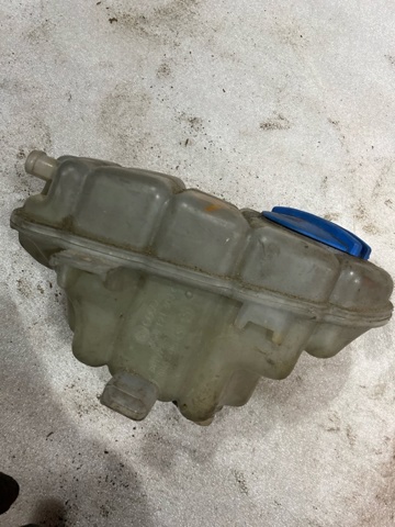 Бачок для води 4G0121403AC VAG
